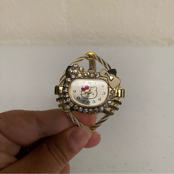 Hello Kitty Girls Watch - Picture 3 of 11